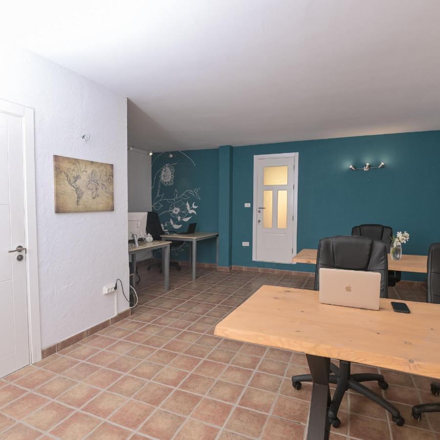 Hostel Los Amigos Yoga & Wellness La Mareta Luaran gambar