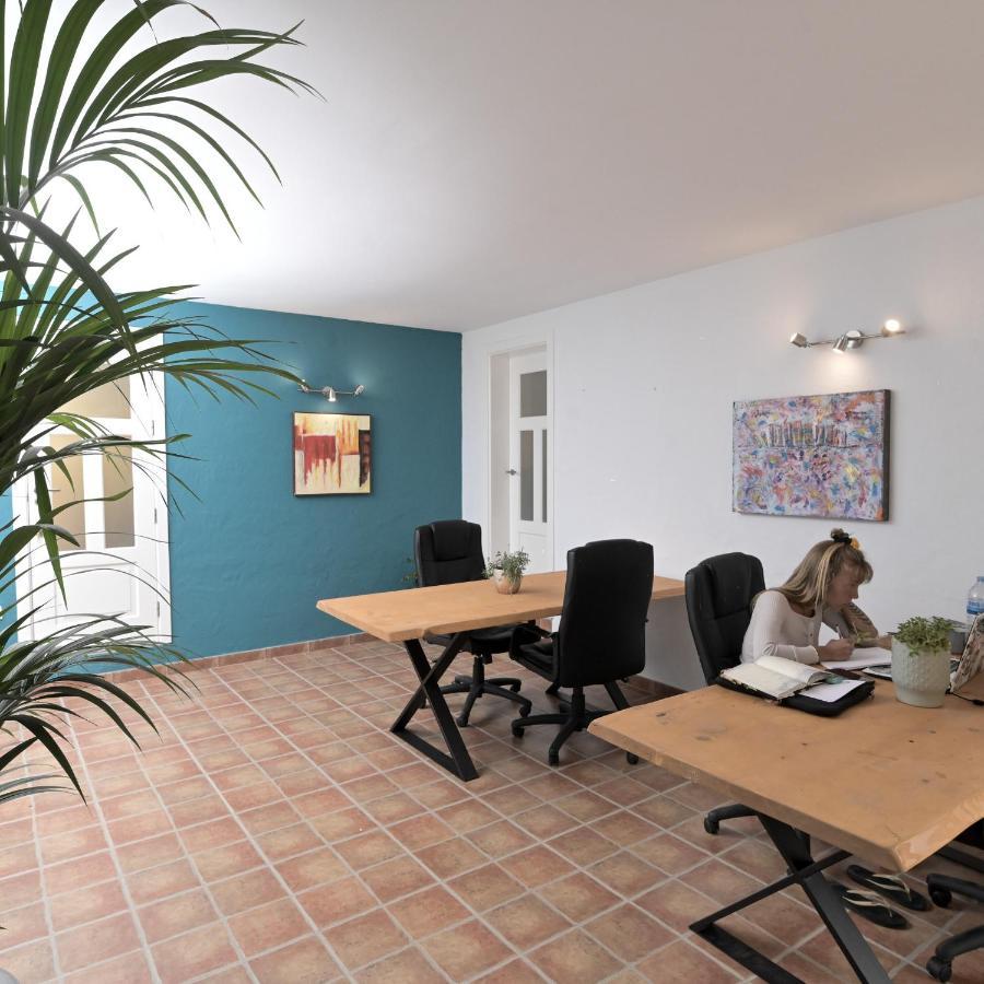 Hostel Los Amigos Yoga & Wellness La Mareta Luaran gambar